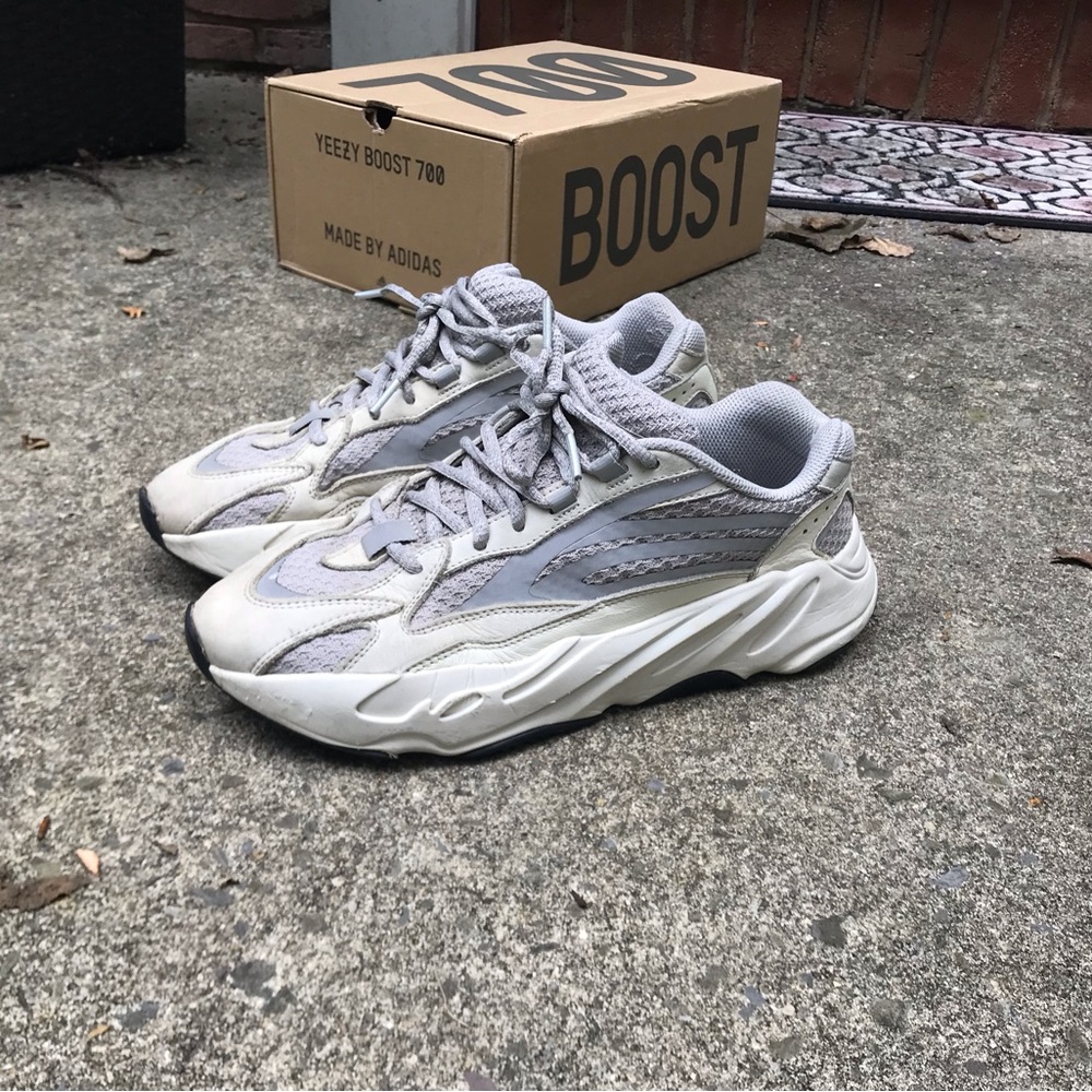 Yeezy 700 V2 Static Men’s Size 9